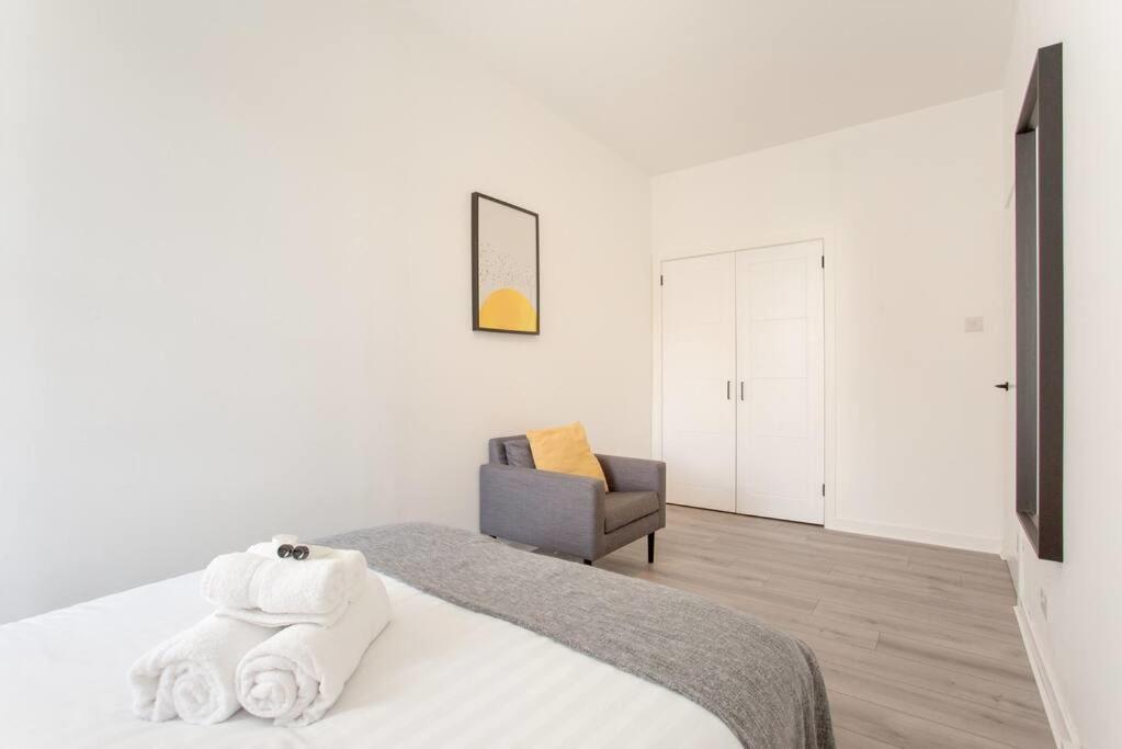 Modern & Bright 1 Bed For 4 Close To City Centre! Apartamento Edimburgo Exterior foto