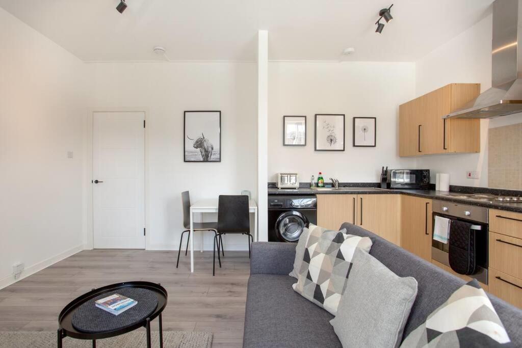 Modern & Bright 1 Bed For 4 Close To City Centre! Apartamento Edimburgo Exterior foto