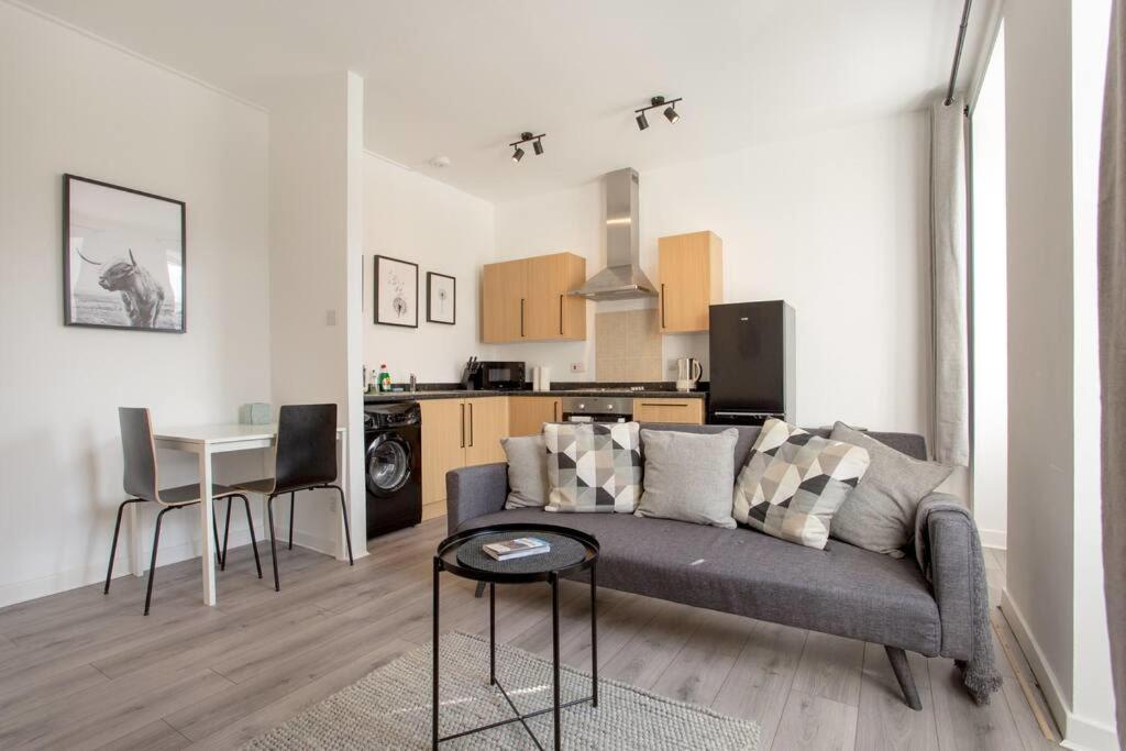 Modern & Bright 1 Bed For 4 Close To City Centre! Apartamento Edimburgo Exterior foto