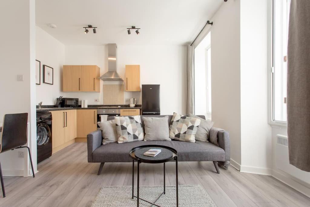 Modern & Bright 1 Bed For 4 Close To City Centre! Apartamento Edimburgo Exterior foto