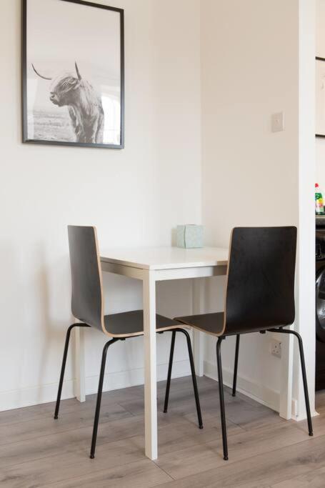 Modern & Bright 1 Bed For 4 Close To City Centre! Apartamento Edimburgo Exterior foto